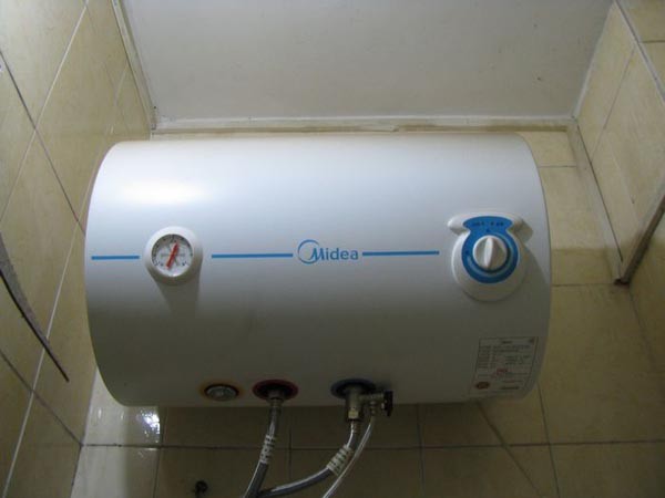 专业快修燃气热水器 即热热水器 电热水器 不加热 不点火故障