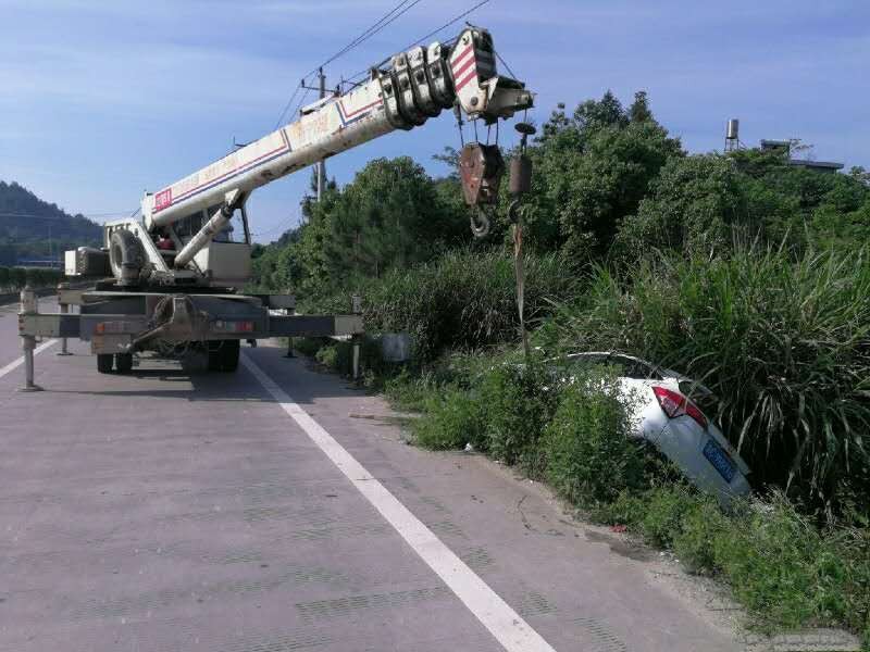 漳州快速上门修车，送油搭电，拖车
