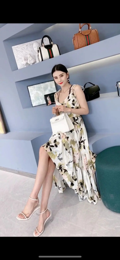 很潮的班服批发的价格便宜吗