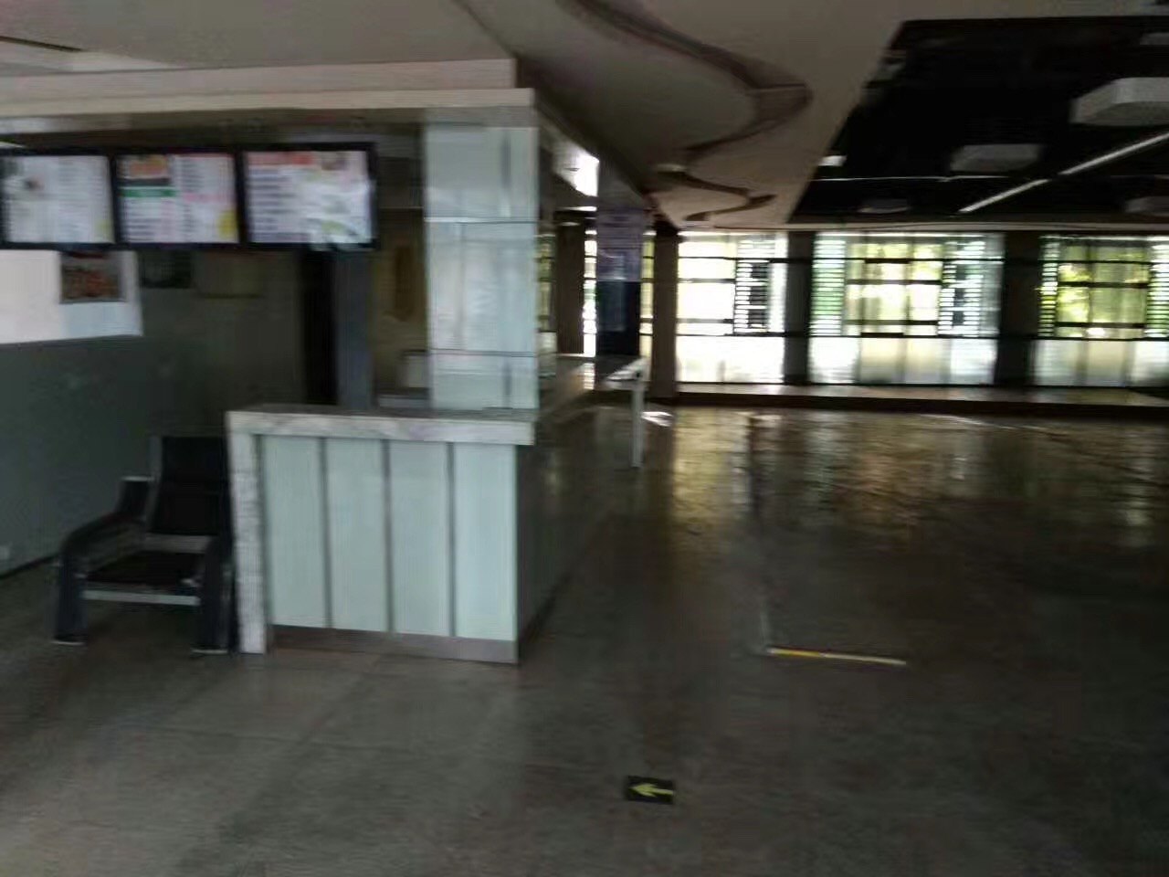 井大路与鼓东路沿街店面 650平方 落地窗50米便宜出租